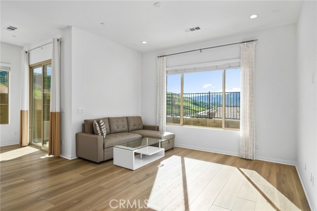 Detail Gallery Image 10 of 71 For 11957 Shadeland, Corona,  CA 92883 - 2 Beds | 2 Baths