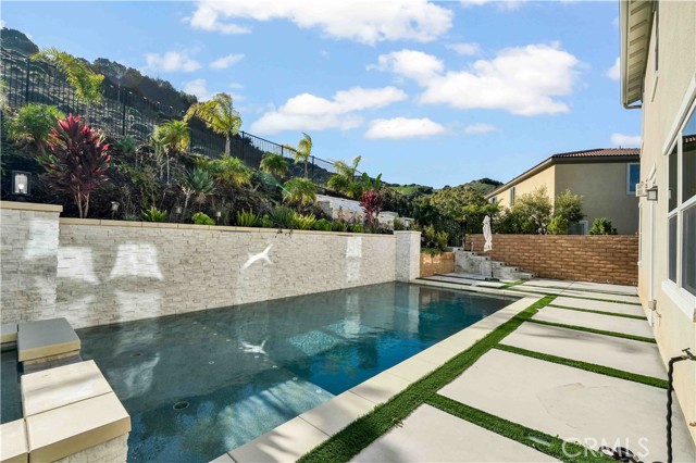 Detail Gallery Image 26 of 33 For 2872 Santa Fiora, Corona,  CA 92882 - 5 Beds | 3 Baths