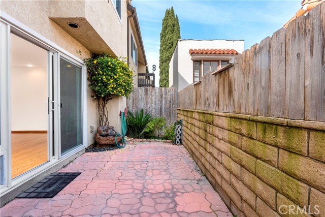 Detail Gallery Image 17 of 34 For 4425 E 5th a,  Long Beach,  CA 90814 - 3 Beds | 2/1 Baths