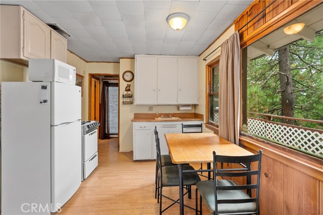 31669 Panorama, Running Springs, CA 92382