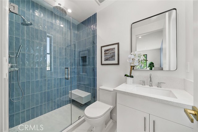 5945 Hesperia Avenue, Encino CA: https://media.crmls.org/medias/f185cdff-fd9f-443d-b090-5432730c41e7.jpg