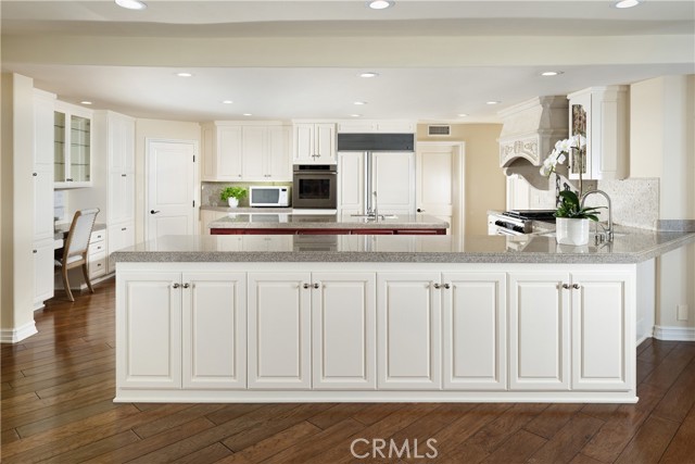 Detail Gallery Image 5 of 23 For 4 Rue Grand Ducal, Newport Beach,  CA 92660 - 4 Beds | 5/1 Baths