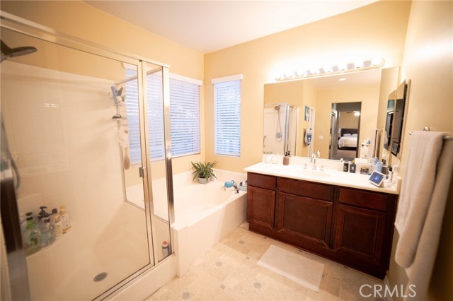 Detail Gallery Image 12 of 14 For 13539 Laurel Ct, Corona,  CA 92880 - 5 Beds | 3/1 Baths