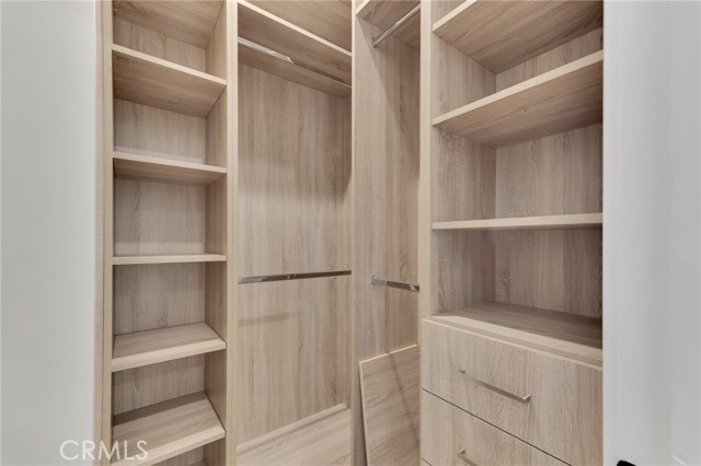 Detail Gallery Image 28 of 37 For 4919 Rhodes Ave, Valley Village,  CA 91607 - 5 Beds | 4/1 Baths