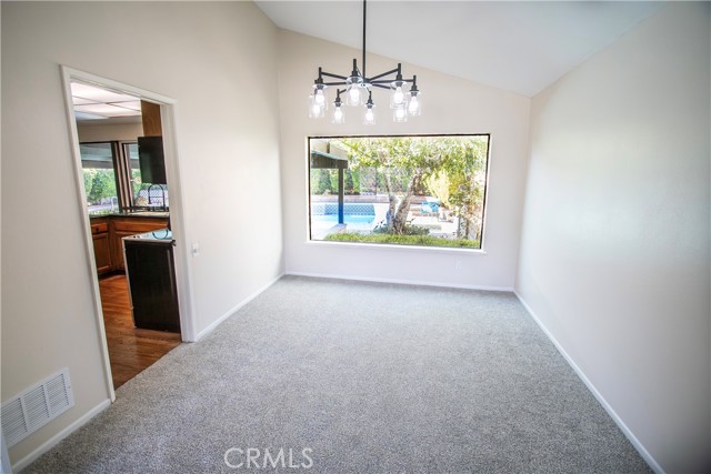 Detail Gallery Image 10 of 54 For 23910 via Copeta, Valencia,  CA 91355 - 4 Beds | 2/1 Baths