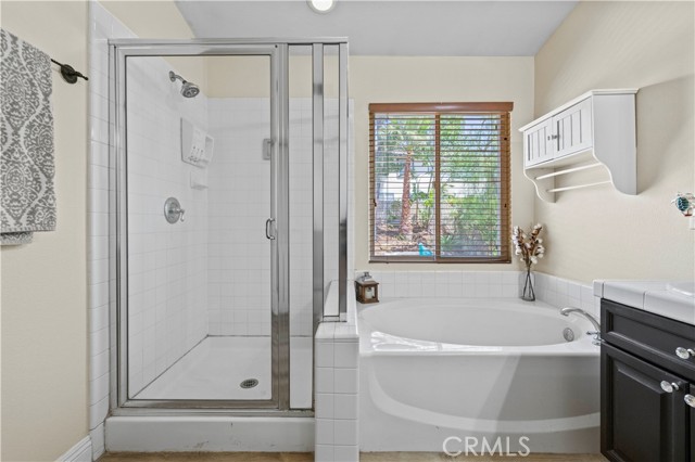 28436 Calex Drive, Valencia CA: https://media.crmls.org/medias/f18a7c6b-a04b-4915-81c9-2841bceb0603.jpg