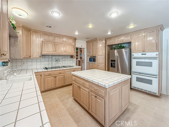 Image 19 of 60 For 17424 Superior