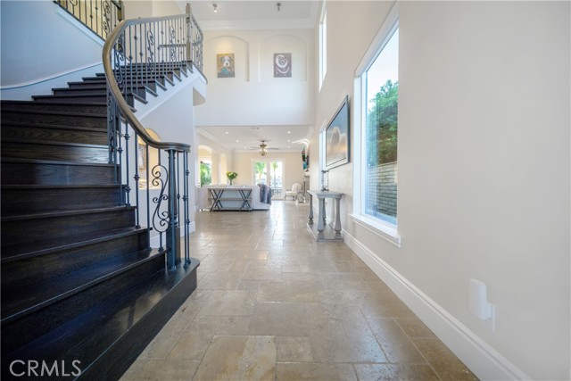 Detail Gallery Image 8 of 45 For 30385 South Fork Dr, Canyon Lake,  CA 92587 - 5 Beds | 3/1 Baths