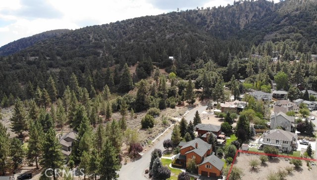 5419 Pacific Crest Drive, Wrightwood CA: https://media.crmls.org/medias/f18b15c4-b441-4a2d-8e17-ab541a0b2a85.jpg