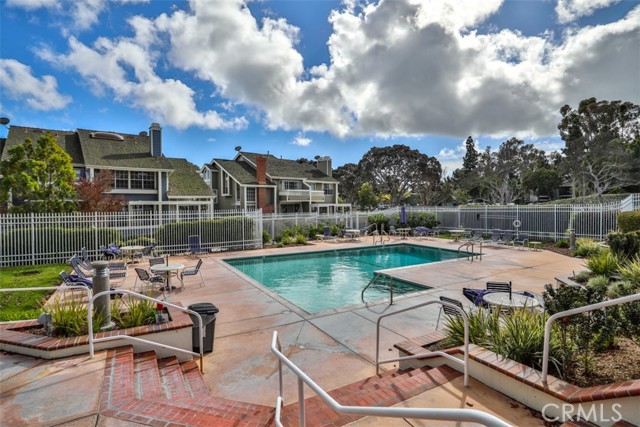 6032 Avenida De Castillo, Long Beach CA: https://media.crmls.org/medias/f18c0553-56d6-415e-a66e-05483740270a.jpg