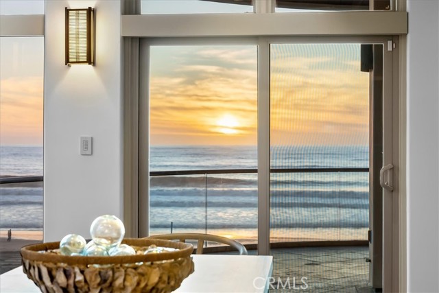 Detail Gallery Image 9 of 38 For 1800 the Strand, Manhattan Beach,  CA 90266 - 5 Beds | 5/1 Baths