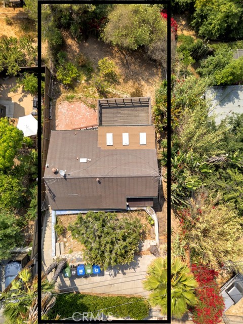 2052 N Alvarado N Street, Los Angeles CA: https://media.crmls.org/medias/f18cca00-8924-43c8-8790-913f564a365c.jpg