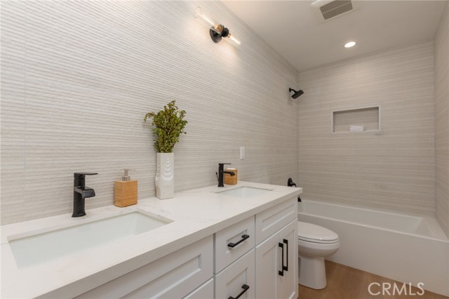 876 Ballina Court, Newbury Park CA: https://media.crmls.org/medias/f18cfe66-5179-40ae-8345-f097a21511b0.jpg
