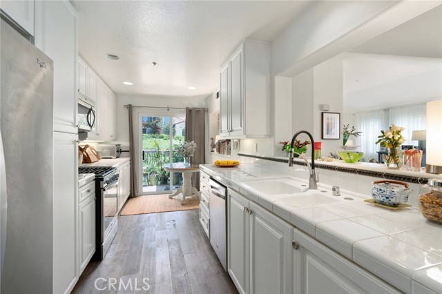 Detail Gallery Image 3 of 8 For 4 Merano Ct, Newport Coast,  CA 92657 - 2 Beds | 2 Baths