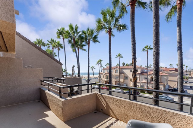 Detail Gallery Image 14 of 25 For 1200 Pacific Coast Highway #322, Huntington Beach,  CA 92648 - 1 Beds | 1 Baths