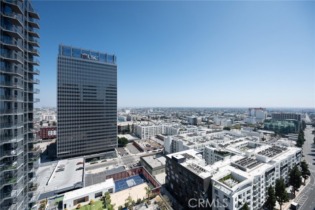 1155 South Grand Avenue, Los Angeles CA: https://media.crmls.org/medias/f18daa99-4800-4626-8069-691b2f486fd2.jpg