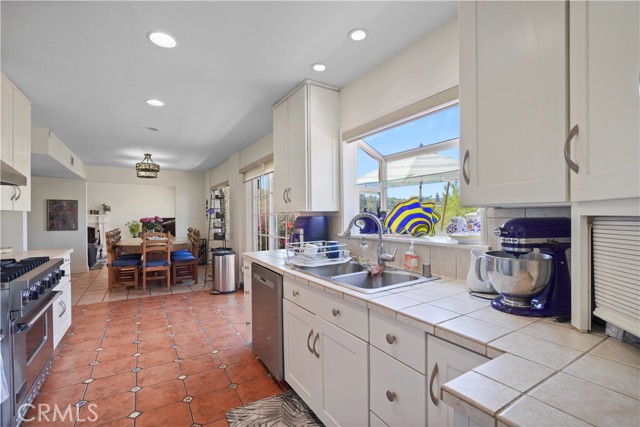 Detail Gallery Image 14 of 60 For 22628 Quinta Rd, Woodland Hills,  CA 91364 - 4 Beds | 2/1 Baths