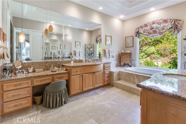 48 Santa Cruz, Rolling Hills Estates CA: https://media.crmls.org/medias/f18e17d7-f5e5-400b-b29f-2d01c931a262.jpg