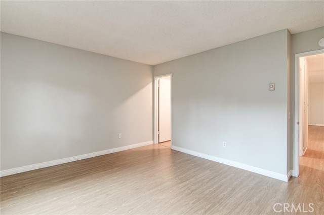 8777 Coral Springs Court, Huntington Beach CA: https://media.crmls.org/medias/f18f3abe-1a9a-4f9d-8782-2ebb8d570e65.jpg