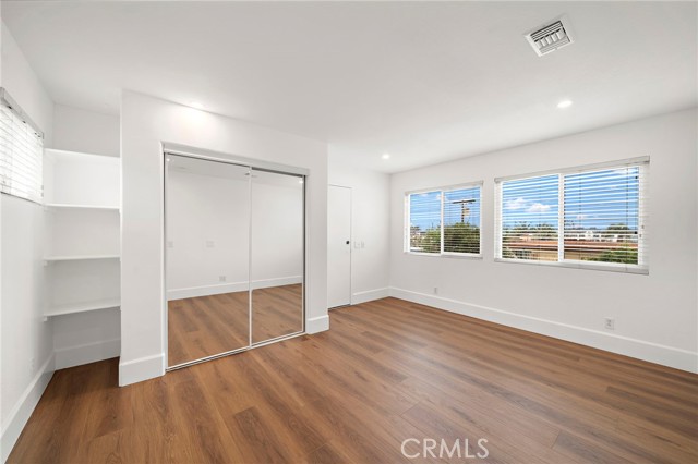 Detail Gallery Image 29 of 35 For 377 Roycroft Ave, Long Beach,  CA 90814 - 4 Beds | 2/1 Baths