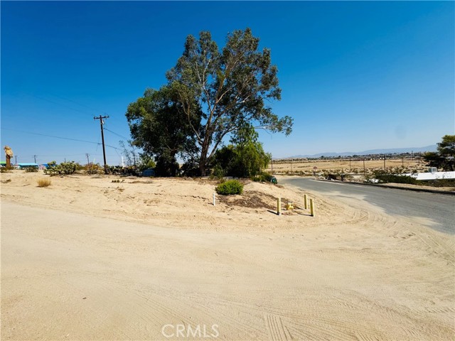 4 Hillside Avenue, 29 Palms CA: https://media.crmls.org/medias/f18fbfe1-f58c-44b2-8672-545094b909cf.jpg