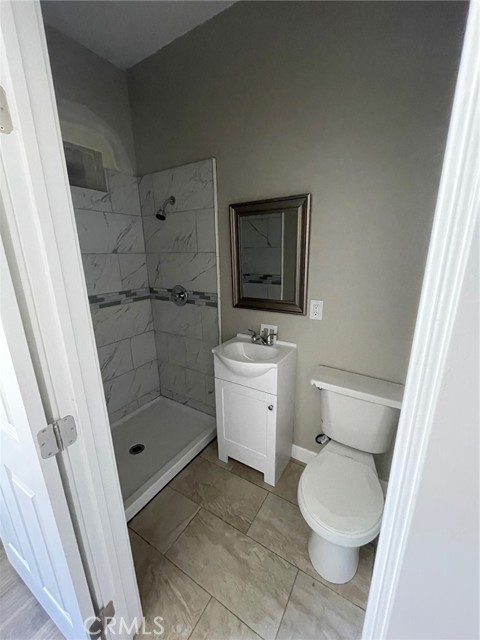 Detail Gallery Image 2 of 5 For 1183 W 24th St, Los Angeles,  CA 90007 - 2 Beds | 2 Baths