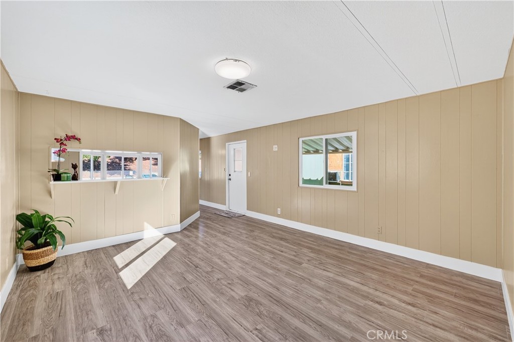 MLS #DW25240713 image #13