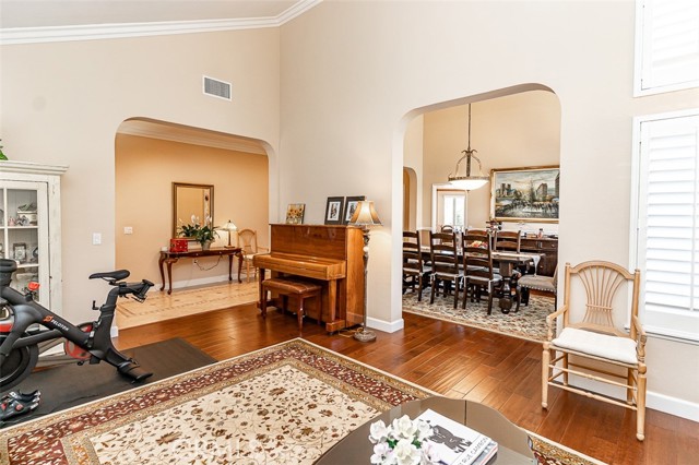 Image 4 of 37 For 2826 Larkspur Avenue