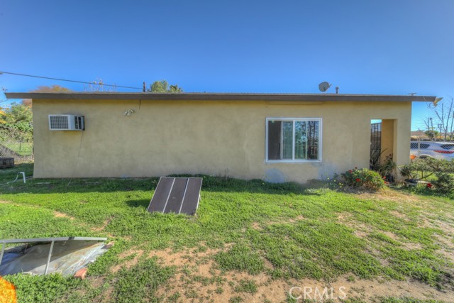 Detail Gallery Image 3 of 26 For 11557 Davis, Moreno Valley,  CA 92557 - 2 Beds | 1 Baths