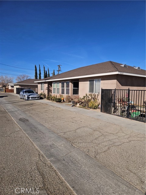 45019 Division Street, Lancaster, California 93535, ,Multi-Family,For Sale,Division,SR25015081