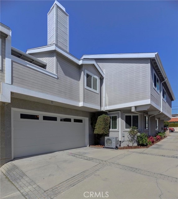 2206 Clark Lane, Redondo Beach, California 90278, 4 Bedrooms Bedrooms, ,2 BathroomsBathrooms,Residential,For Sale,Clark,SB24063861