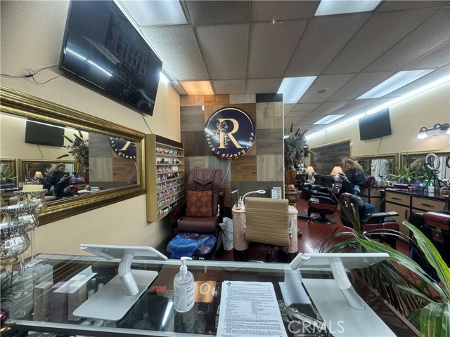 12115 Carson St, Hawaiian Gardens CA: https://media.crmls.org/medias/f1959363-b8c6-433c-8bb4-2869c153765f.jpg
