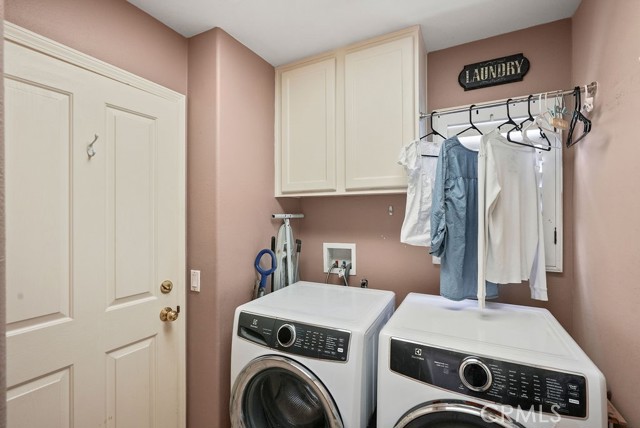 25 Belfort, Newport Coast CA: https://media.crmls.org/medias/f195fe95-d23a-446a-9b31-4bea92c3065a.jpg
