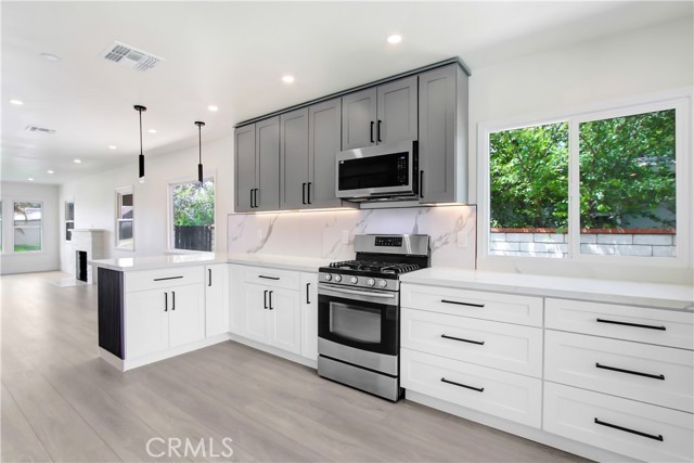 Detail Gallery Image 10 of 29 For 4061 Maplewood Pl, Riverside,  CA 92506 - 3 Beds | 2 Baths