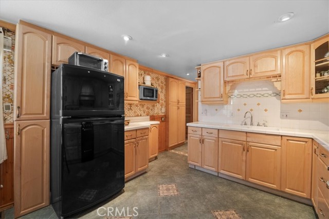 Detail Gallery Image 10 of 31 For 38855 Big Bear, Big Bear Lake,  CA 92315 - 3 Beds | 2 Baths