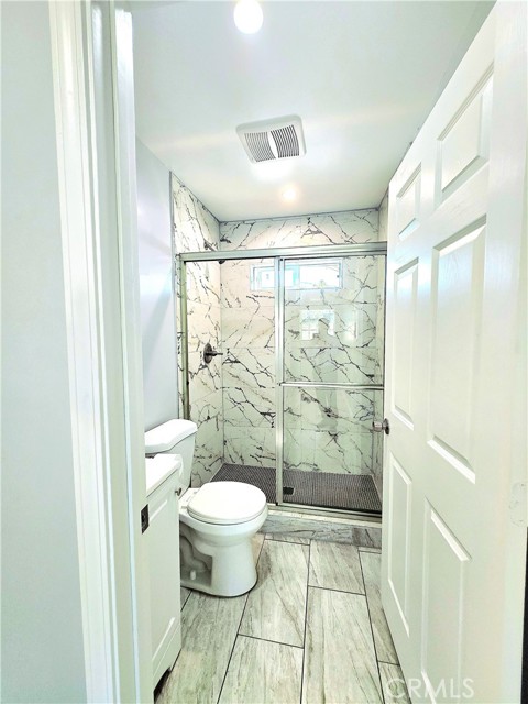 Detail Gallery Image 7 of 7 For 7104 Beckford, Reseda,  CA 91335 - 1 Beds | 1 Baths