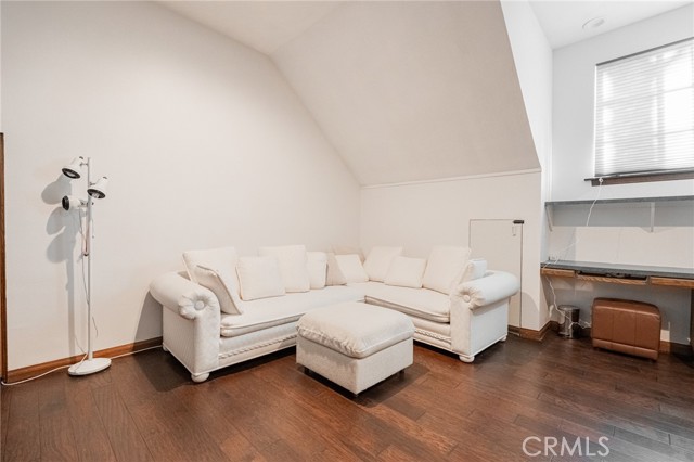 Detail Gallery Image 32 of 41 For 25573 via Paladar, Valencia,  CA 91355 - 6 Beds | 4 Baths