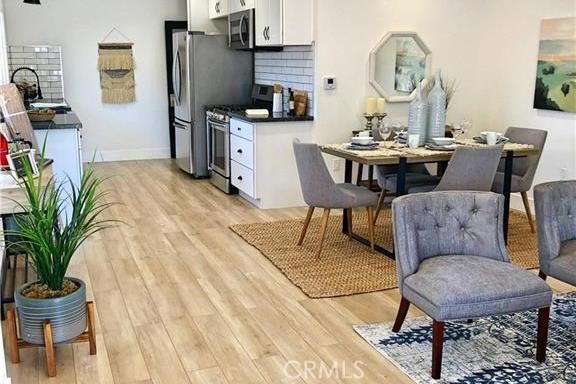 341 W Whiting Avenue, Fullerton CA: https://media.crmls.org/medias/f198cd85-48de-46e3-9333-47ad1657ab5b.jpg