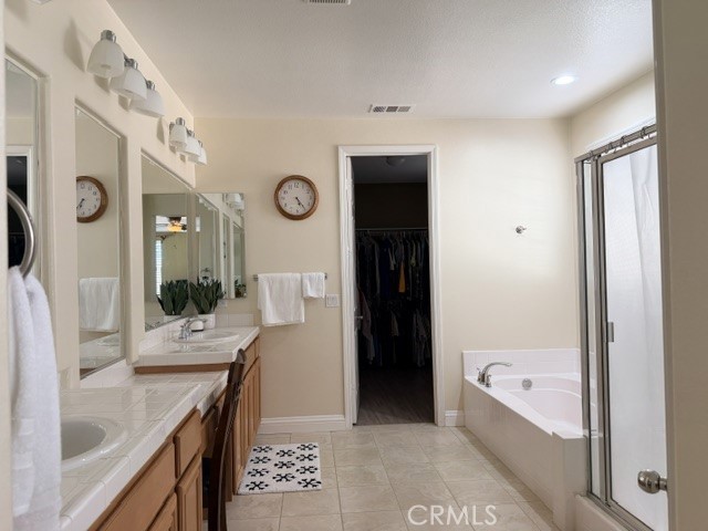 https://media.crmls.org/medias/f1992f44-ee63-4be4-832a-6d6361dfea22.jpg?preset=X-Large