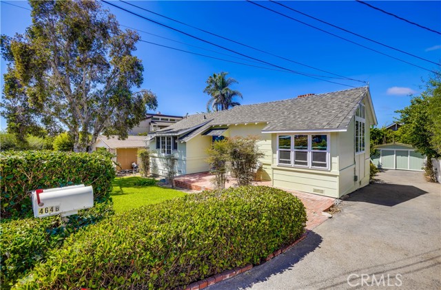464 Agate Street, Laguna Beach CA: https://media.crmls.org/medias/f19a8451-5600-495f-9cb3-29356c11d478.jpg
