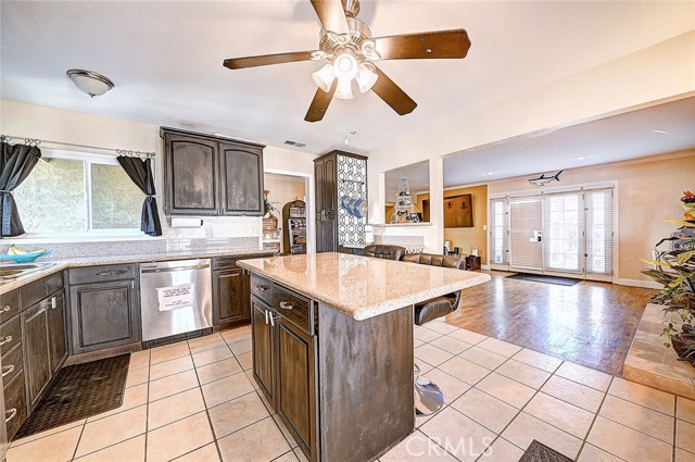 Detail Gallery Image 17 of 48 For 8297 E Carburton, Long Beach,  CA 90808 - 4 Beds | 2 Baths