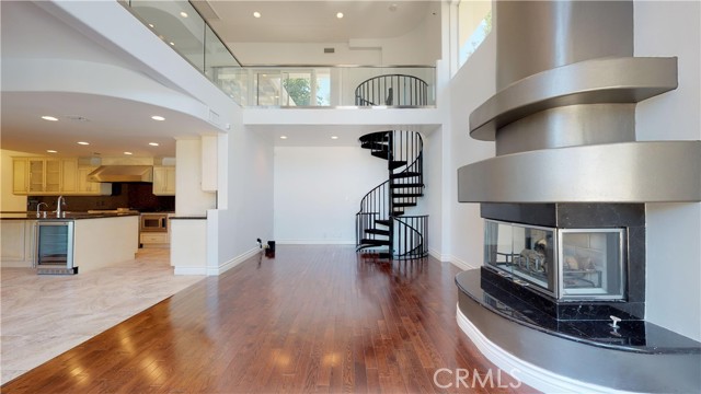 22500 N Summit Ridge Circle, Chatsworth CA: https://media.crmls.org/medias/f19ae822-2b68-4198-926d-6a51640ba937.jpg