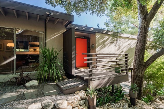 4380 Canyon Crest Road, Altadena CA: https://media.crmls.org/medias/f19b0ad2-8383-467e-b3ae-c7eec220fd02.jpg