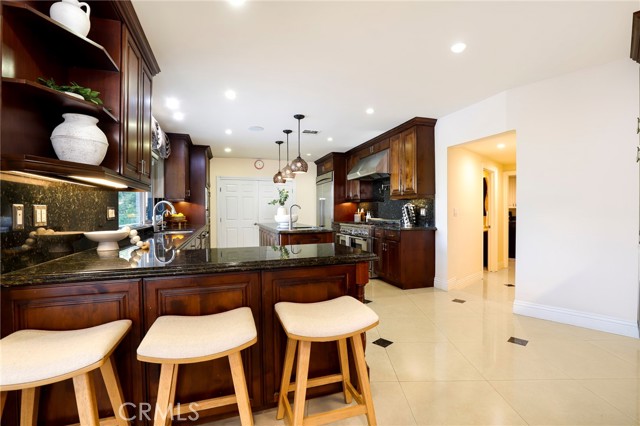 3654 Wrightwood Dr, Studio City CA: https://media.crmls.org/medias/f19b0e32-e0a0-4434-b459-66f7d47972e8.jpg
