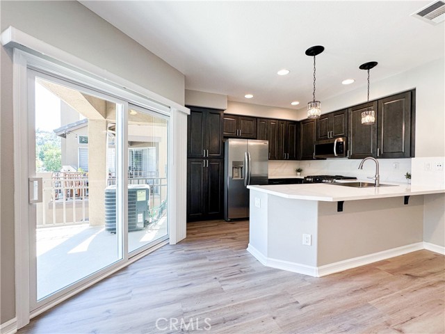 1012 S Country Glen Way, Anaheim CA: https://media.crmls.org/medias/f19bc17e-80a9-4bd6-bf31-7c957af6b47c.jpg