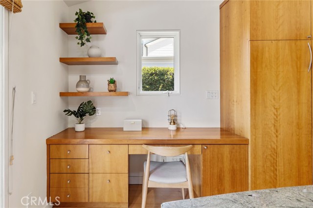 Image 8 of 25 For 2710 Pine Ave.