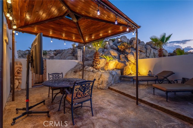 57045 Plaza Del Amigo, Yucca Valley CA: https://media.crmls.org/medias/f19c0687-57f3-43c7-8006-af1d43adbff8.jpg