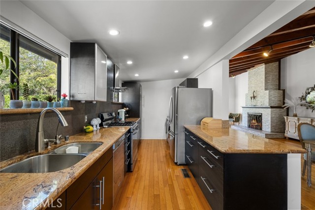 2920 Fairmount Avenue, La Crescenta CA: https://media.crmls.org/medias/f19c0a09-656b-49fc-814c-8fe7e58734d1.jpg