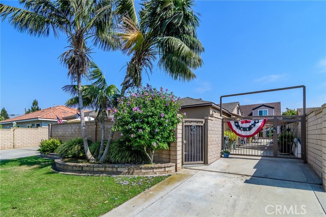 923 Governor Street, Costa Mesa, California 92627, 6 Bedrooms Bedrooms, ,4 BathroomsBathrooms,Single Family Residence,For Sale,Governor,OC24135490