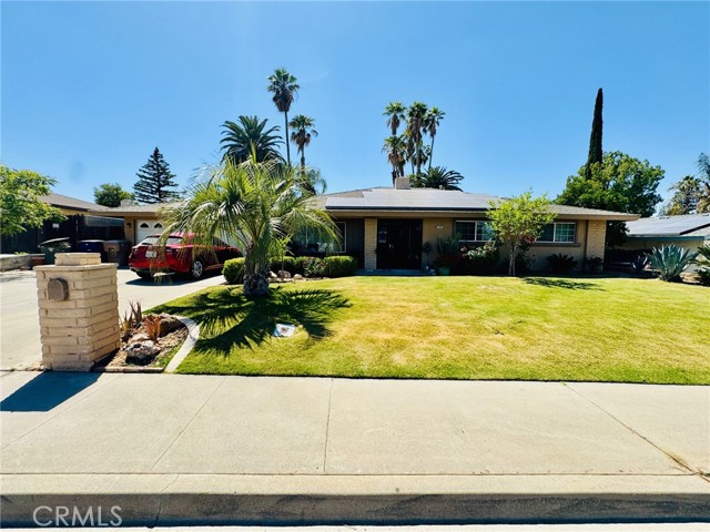 Detail Gallery Image 2 of 32 For 3208 Sunview Dr, Bakersfield,  CA 93306 - 3 Beds | 2 Baths